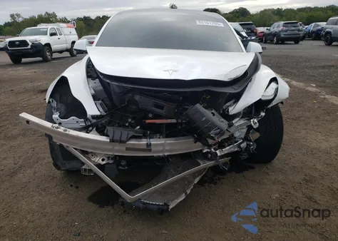 2022 Tesla Model 3 из США, поврежденный, VIN 5YJ3E1EB3NF165029